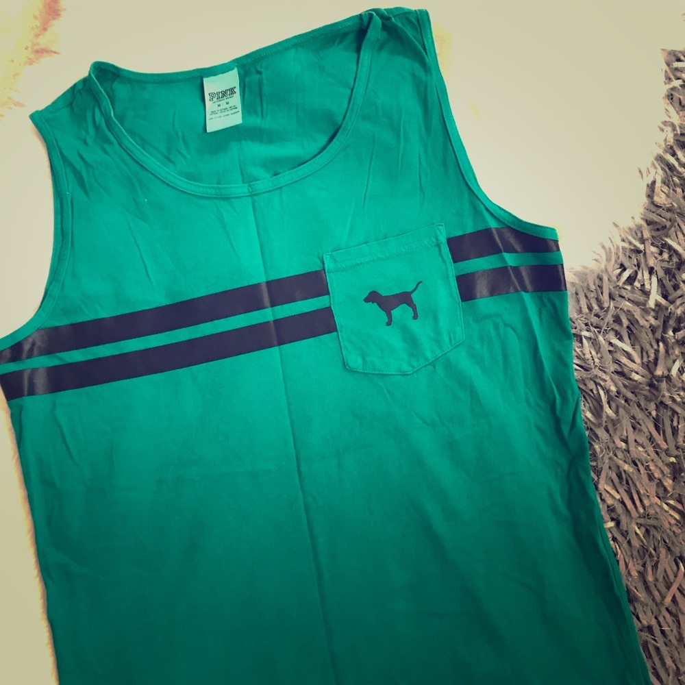 Vs pink tank